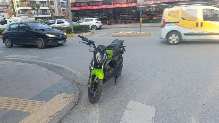 Manavgat’ta motosiklet ile minibüs çarpıştı: 1 yaralı